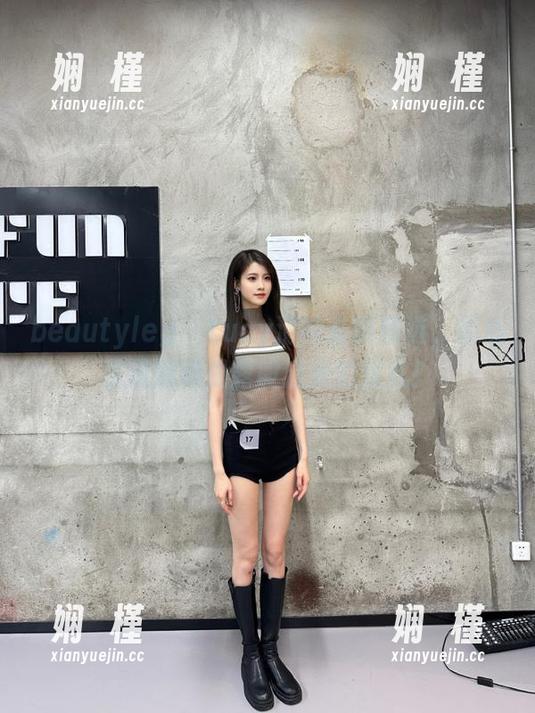 beautyleg - Lucy清纯套图精选，倾心呈现她如晨露般清新的面孔！