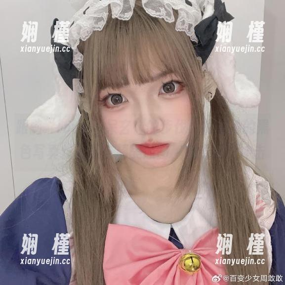 跟随“lovely呆玄”的步伐，探索她的黑色写真作品集与精美原图，感受视觉冲击