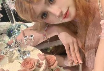 一笑芳香沁的护士套图大分享：捕捉职业中的美丽与坚韧，感动每一刻