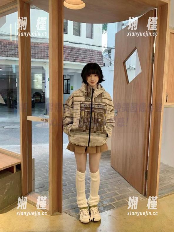 丽柜 - 可馨黑白写真更新，绝美图像传递出心灵深处的动人情感！