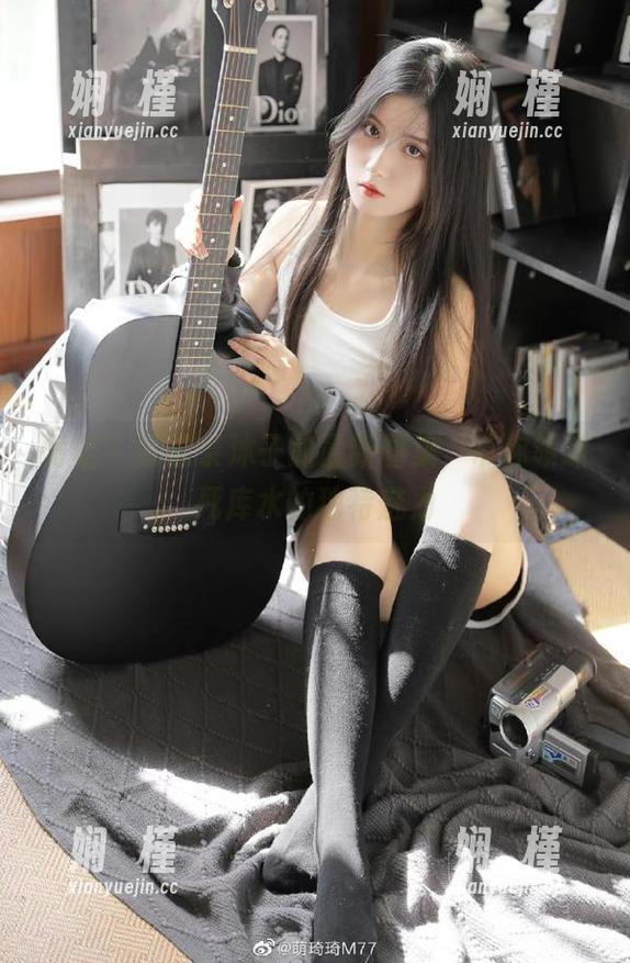 丽柜 - 解锁奈沐子的最新图集，带你领略死库水的独特魅力