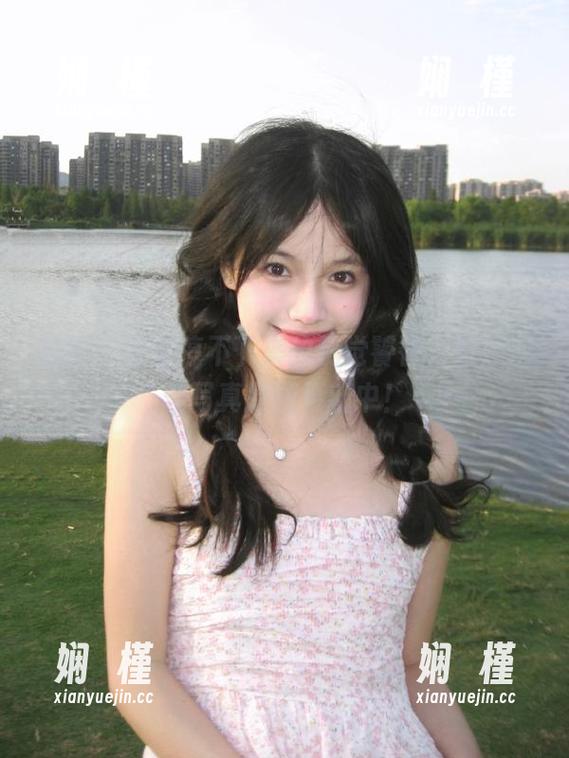 丽柜 - 让你停不下来的视觉饕餮，婷婷灰丝写真原图更新中！