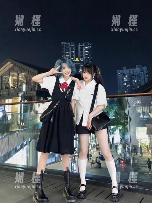 丽柜 - 左左校服写真作品集：探索时光与青春的绝美资源宝典