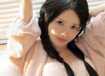 丽柜 - 别错过!王炜炜的无圣光秘书图包,超高颜值写真作品全解析