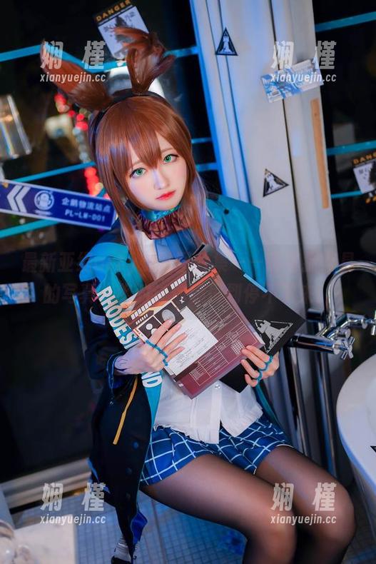 最新亚缇arty妹妹图片集——萌与撩兼具的写真，绝对让你舔屏到停不下来！