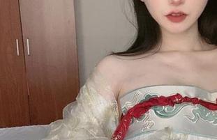 倦倦喵全新巫女主题写真，最新图片带来视觉盛宴