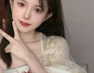 黑内衣的诱惑加持，高清cos作品让“倦倦喵”在镜头前展现无尽风情，快来围观吧！