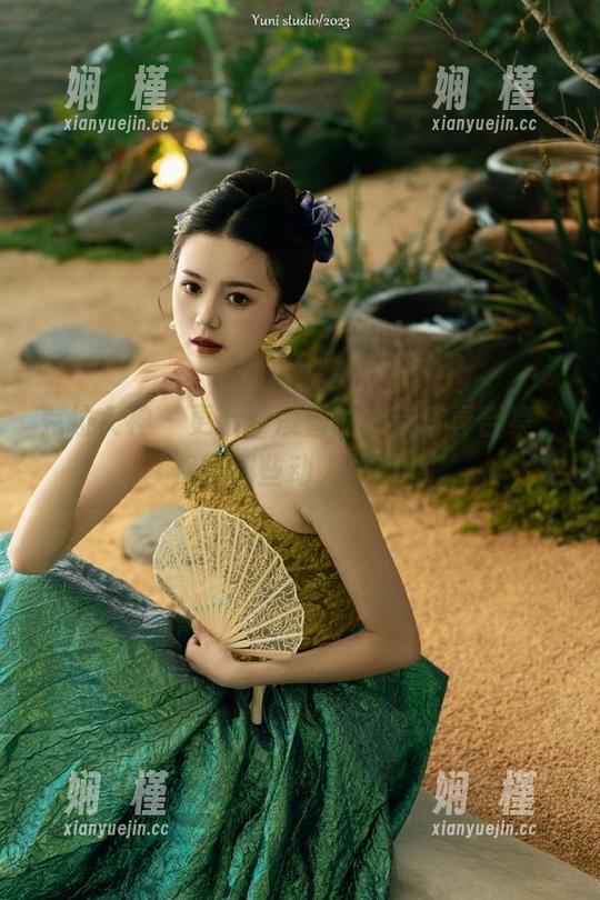 克拉女神-凌雪 克拉女神 - 更新!凌雪的吊带写真合集,保留那些动人的瞬间