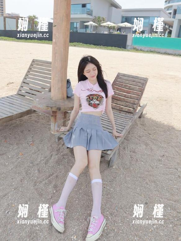 想要拥有兔玩映画性感网袜照片吗？现在就来免费下载，享受性感与美丽的完美结合！