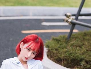 南国足艺 - 私房视角下的沫沫内衣写真，展现她独特的个性与风采