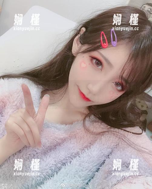 啾小妍Deer网袜写真精选：原图中的每个细节都能让你心跳加速，绝对不容错过！