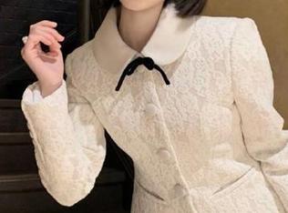 嗲囡囡 - 芷儿Momoko双马尾最新图包,精致写真展示少女心与活力并存的风采