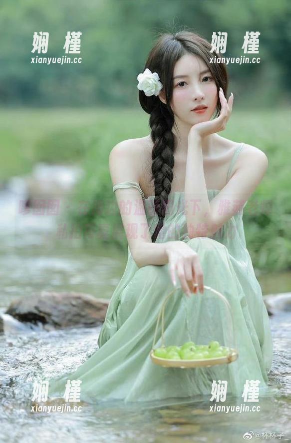 嗲囡囡 - 在海边的温暖阳光下，雅茹老师私拍写真展现了她的独特魅力