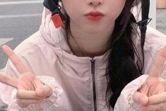 头条女神 - 感受文雪肉丝的艺术魅力，原图与图包带你领略独特风格！