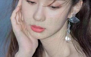 头条女神 - 心与心的连接，莫小希护士写真合集带你走进护理世界！