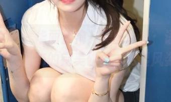 头条女神 - 华丽旗袍，美图图集：语溪与传统服饰的完美碰撞，尽显风姿