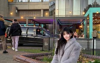 微密圈 - 重磅发布:奶宝妹纸夜晚泳池图包中的无限魅力作品