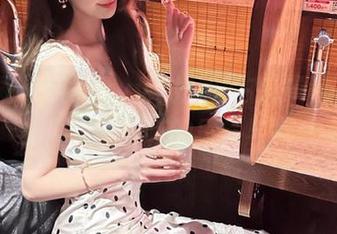 微密圈 - 婉柔yyyy姐姐的在线写真作品，展现她独特的风格与气质
