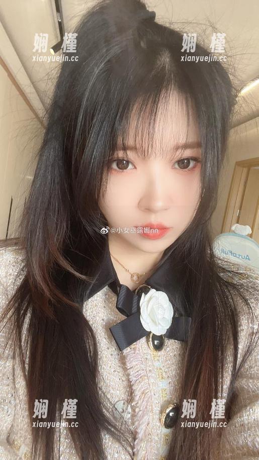 激情与艺术并存，小女巫露娜的全套镂空写真作品