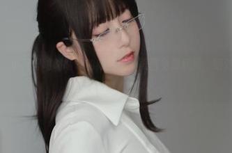 独特视角,小容仔咕咕咕w的黑白逆兔美图免费欣赏,绝对不容错过!