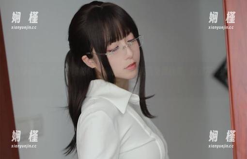 独特视角，小容仔咕咕咕w的黑白逆兔美图免费欣赏，绝对不容错过！
