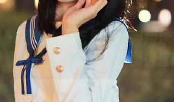 微密圈 - 观看小玉吃果冻如何用泳衣作品传递夏日的清爽与欢乐,别错过哦!