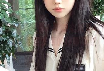 少女秩序 - 来观看小葵的女孩写真作品，感受她对生活的独特视野