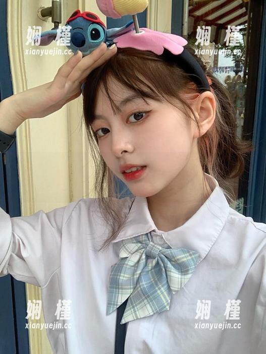 少女秩序 - 小鱼独特套装写真原图图集，完美诠释她的青春与活力风采