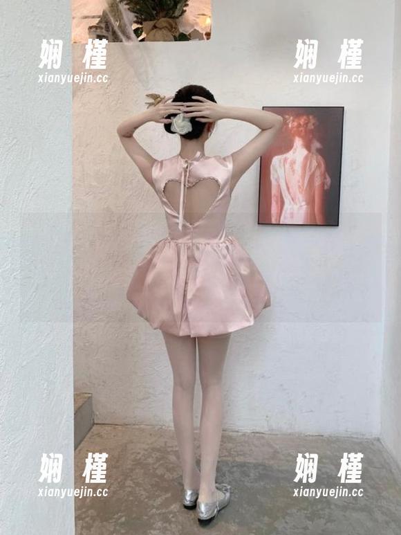 尤果网 - 免费分享佟蔓华丽而纯白的写真作品，带你走进一个纯净无瑕的艺术世界，感受美的真正内涵！