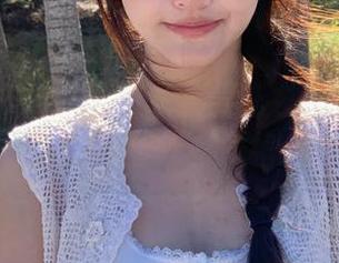 尤果网 - 免费欣赏游子熙连衣裙写真合集，尽显独特风格