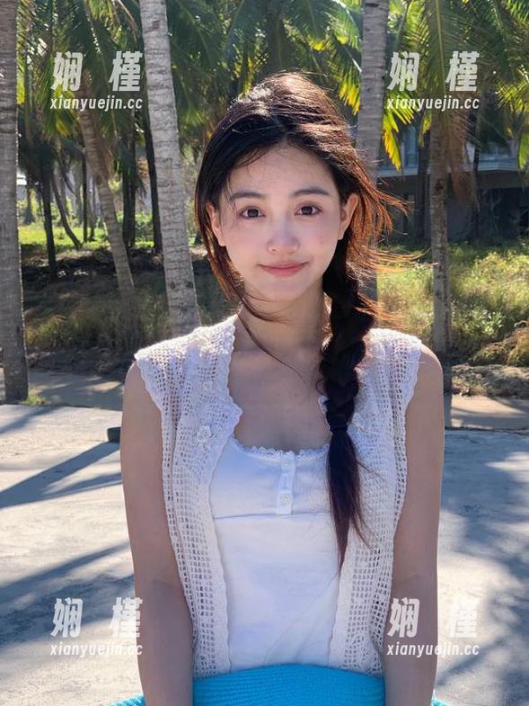 尤果网 - 免费欣赏游子熙连衣裙写真合集，尽显独特风格