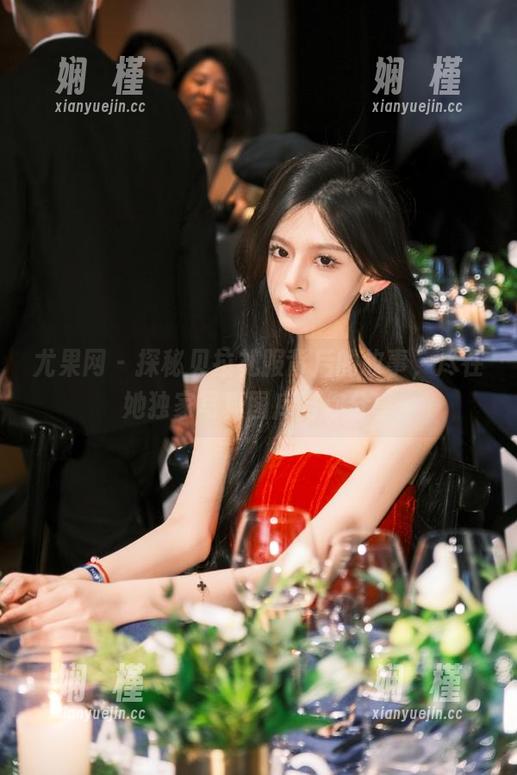 尤果网 - 探秘贝拉礼服背后的故事，尽在她独家写真图库与你分享