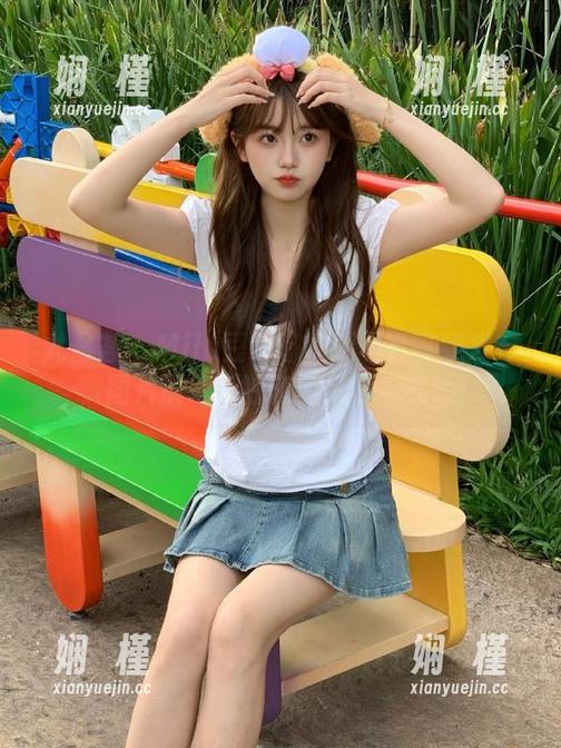 尤蜜荟 - Mila豆嘟嘟透明写真在线发布，图片展现她独特的风格与气质！