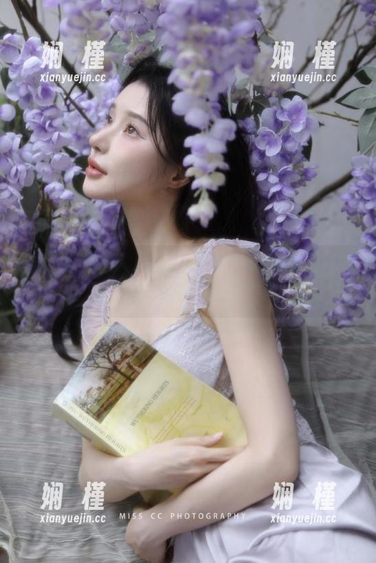 微密圈 - 令人心动的希希Gina和服写真集，最新更新一览无余！