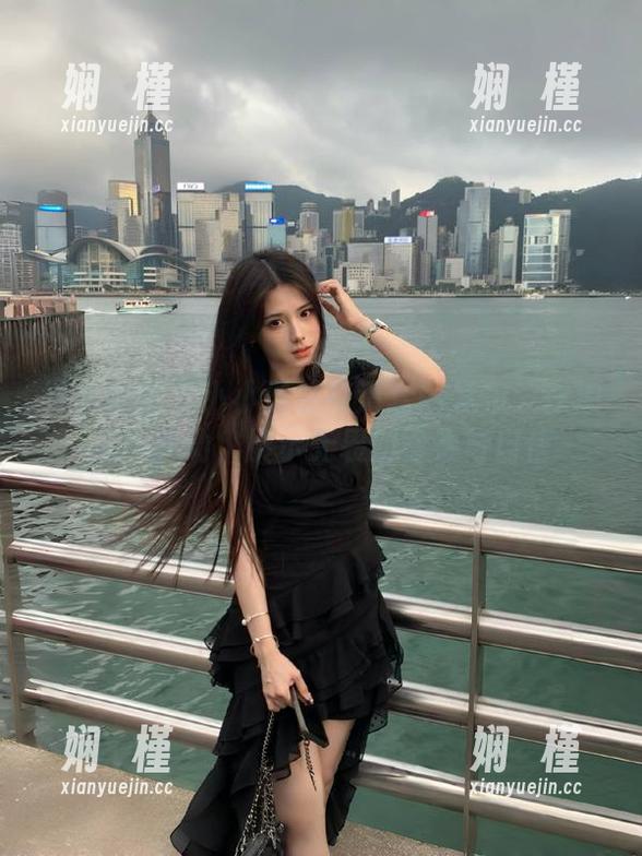 异思趣向 - 小小泳装高清套图发布：在浪花中舞动，展示无畏的青春与自信