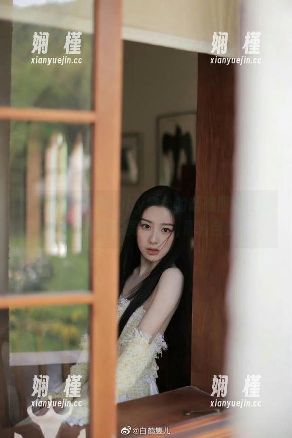 微密圈 - 张鑫baby黑色的诱惑图包：魅力与优雅的完美融合，精彩合集！