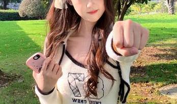 推女神 - 体验绮里嘉丝袜写真之美，精选图库为你揭开绝美瞬间的序幕！