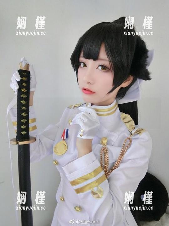 星野saori连体衣高清写真：每张照片都透着极致的时尚与优雅