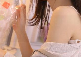 星颜社 - 观看李丽莎的秘密写真，揭示她如何通过镜头传达个人故事与内心情感！