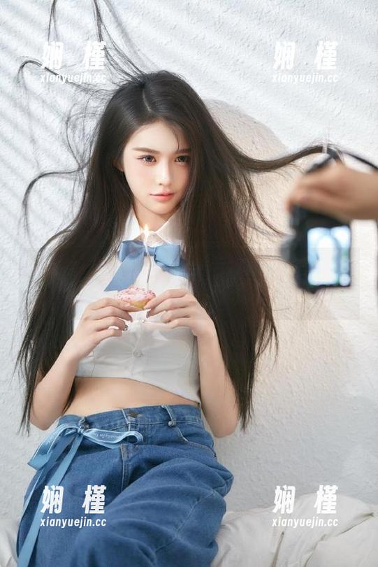 星颜社 - 灵动优雅的李若汐短裙写真合集，珍贵资源带给你无限惊喜！