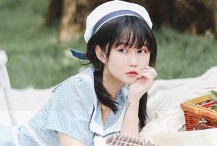 是依酱吖女友写真合集，分享她如梦似幻的柔美魅力
