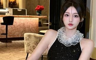 在普美Bomi(보미)女仆的写真世界中发现缤纷美图套图，尽享视觉盛宴！