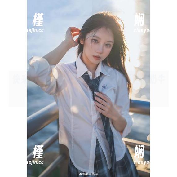 快来看看！果咩酱w带来的最新“小奶牛”美图，简直是视觉的盛宴！