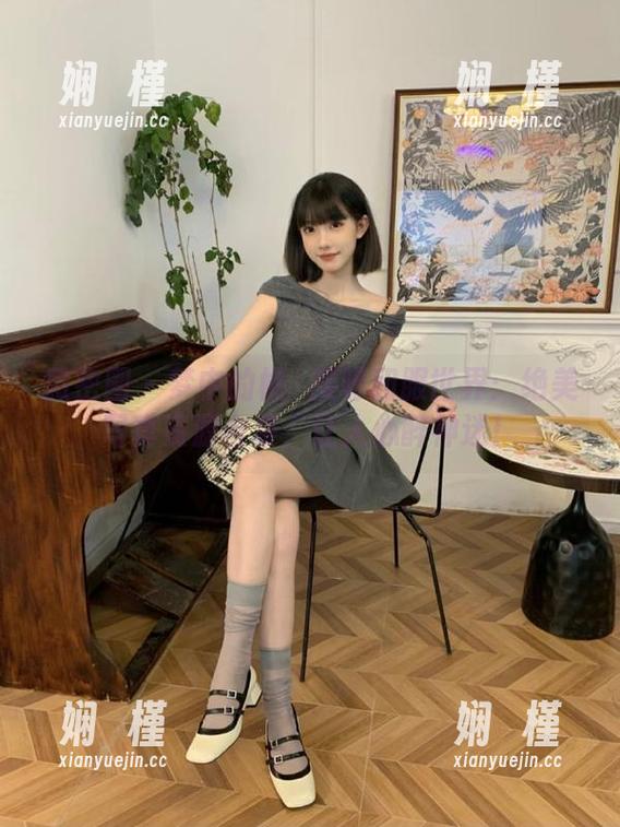 桃沢樱呀 微密圈 - 梦中的桃沢樱呀和服世界:绝美写真资源合集,让人心醉神迷!