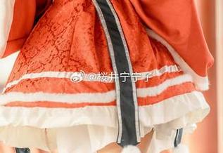 一起欣赏桜井宁宁的私拍作品，电玩春丽展现经典与激情