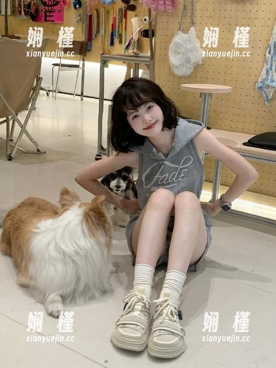 模范学院 - 探索南晓梦的秘密：无圣光写真合集带你进入梦幻世界！