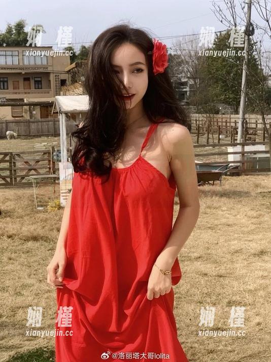 黑丝诱惑来袭，洛丽塔大哥倾情奉献私拍图包，让你欲罢不能的视觉盛宴！