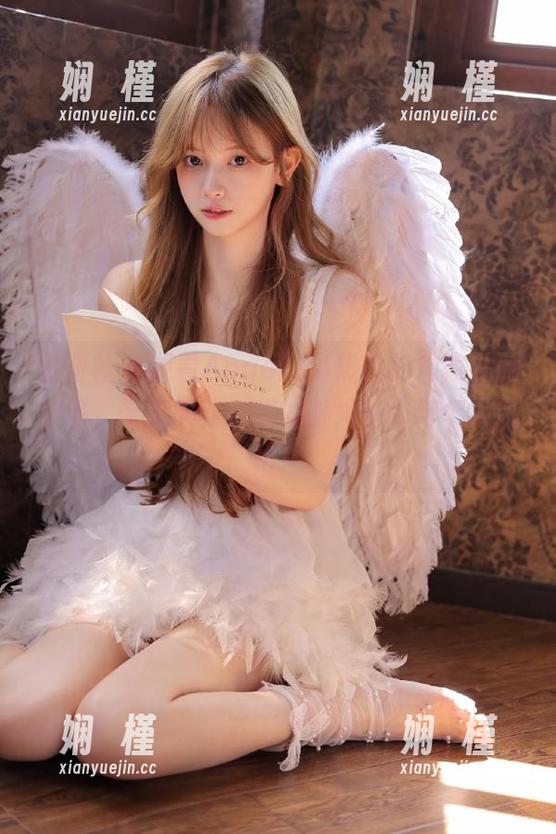 爱蜜社-Angela小热巴 爱蜜社 - 观看Angela小热巴的独家礼服合集,带你领略别样的时尚魅力与个人风格!
