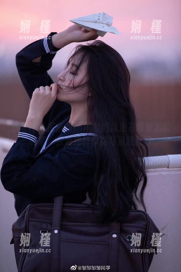 爱蜜社-Winki丝姬 爱蜜社 - 探索Winki丝姬泳池写真背后的故事,获取独特作品与资源推荐