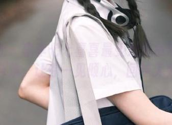 爱蜜社 - 李李七七喜喜最受欢迎吊带美图合集：让你一见倾心，回味无穷